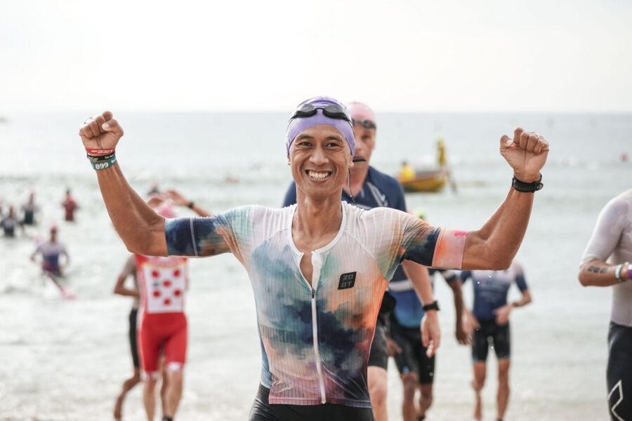 Nguyễn Đức Tốt tại vạch đích Ironman 140.6 Đà Nẵng 11h27