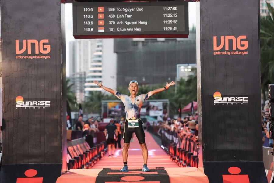 CEO Nguyễn Đức Tốt về đích Ironman Đà Nẵng 140.6 với thành tích 11 giờ 27 phút